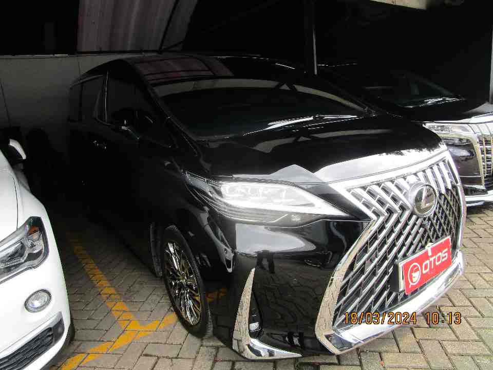 2020 Lexus LM 350 3.5 - Foto 1 dari 6