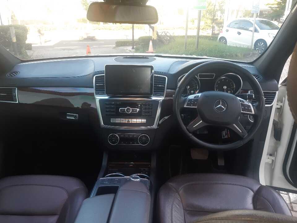 Foto Mobil Bekas Dashboard Mercedes-Benz GL400 3.0 Exclusive tahun 2015