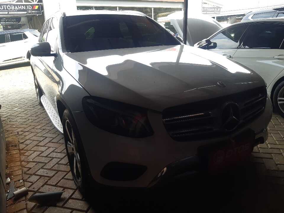 2016 Mercedes-Benz GLC250 2.0 - Foto 1 dari 6