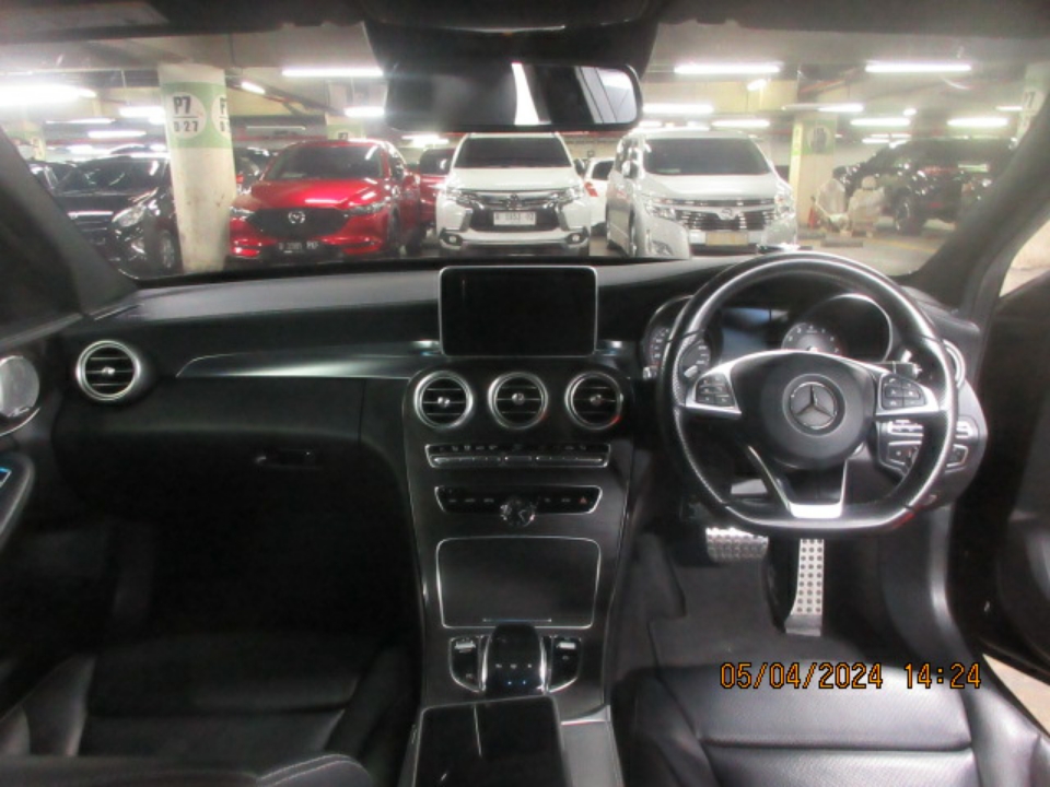 Foto Mobil Bekas Dashboard Mercedes-Benz C250 2.0 tahun 2015