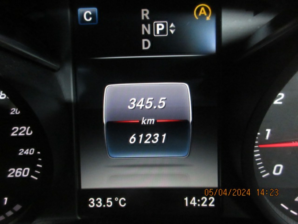 Foto Mobil Bekas Odometer Mercedes-Benz C250 2.0 tahun 2015