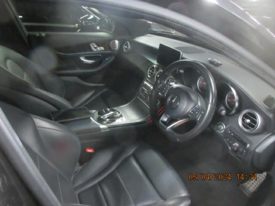 Foto Mobil Bekas Kabin Depan Mercedes-Benz C250 2.0 tahun 2015