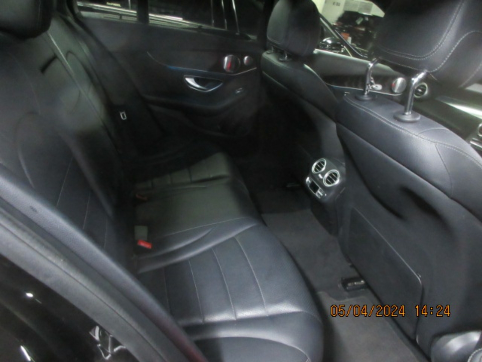 Foto Mobil Bekas Kabin Belakang Mercedes-Benz C250 2.0 tahun 2015