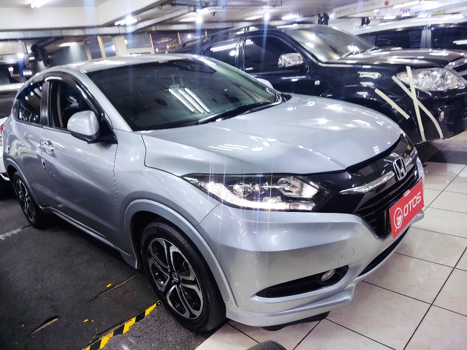 2016 Honda HR-V 1.8 RS - Foto 1 dari 6