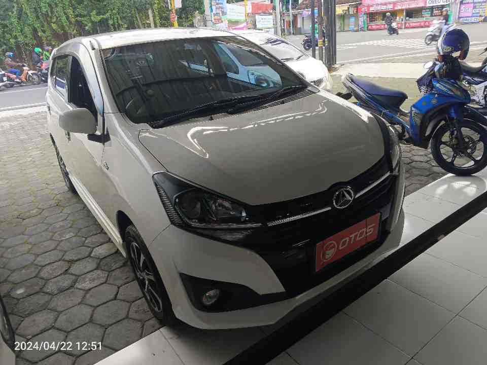 2019 Daihatsu Ayla 1.2 X - Foto 1 dari 6