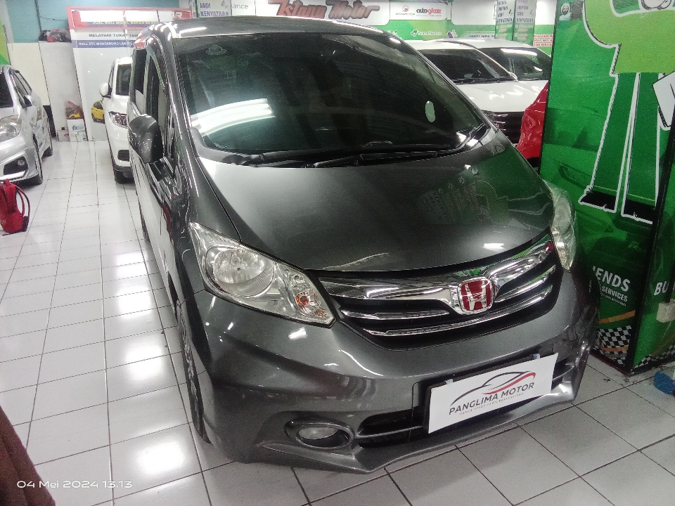 2014 Honda Freed 1.5 E - Foto 1 dari 6