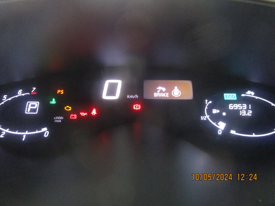 Foto Mobil Bekas Odometer Nissan Serena 2.0 Highway Star tahun 2014