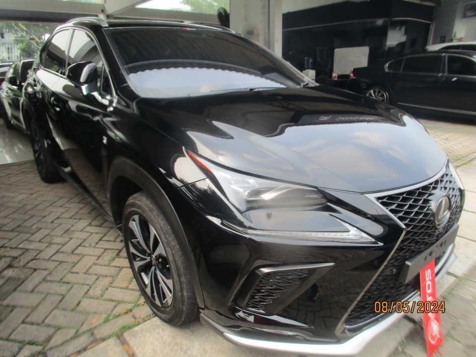 2020 Lexus NX 300 2.0 F-Sport - Foto 1 dari 6