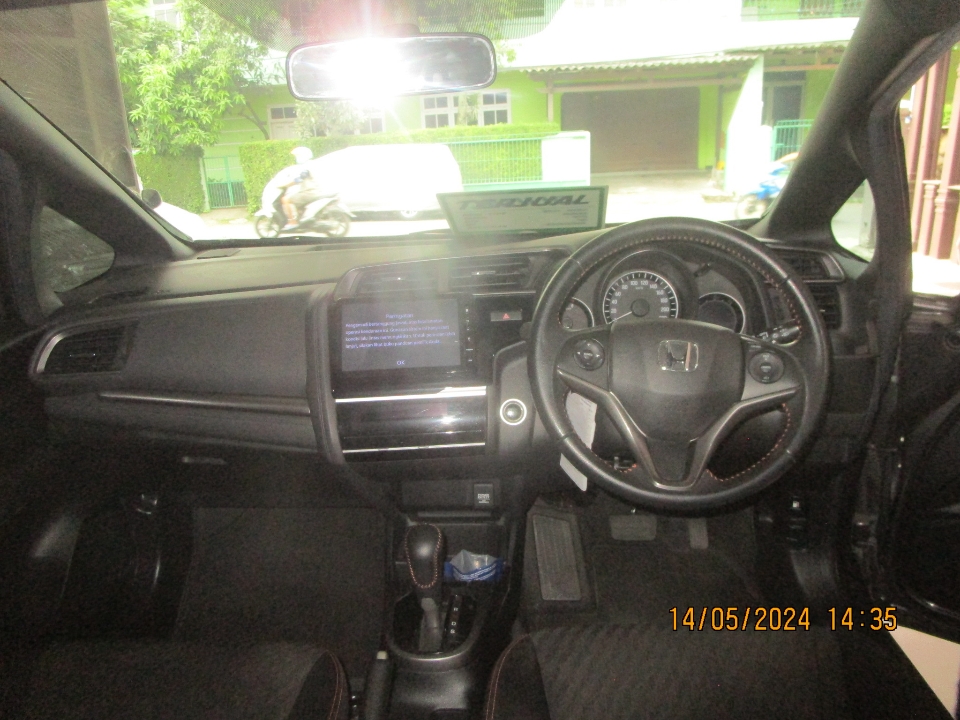 Foto Mobil Bekas Dashboard Honda Jazz 1.5 RS tahun 2018