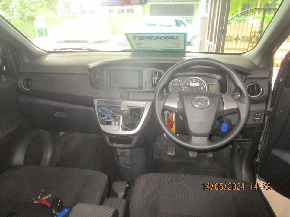 Foto Mobil Bekas Dashboard Daihatsu Sigra 1.2 R tahun 2022