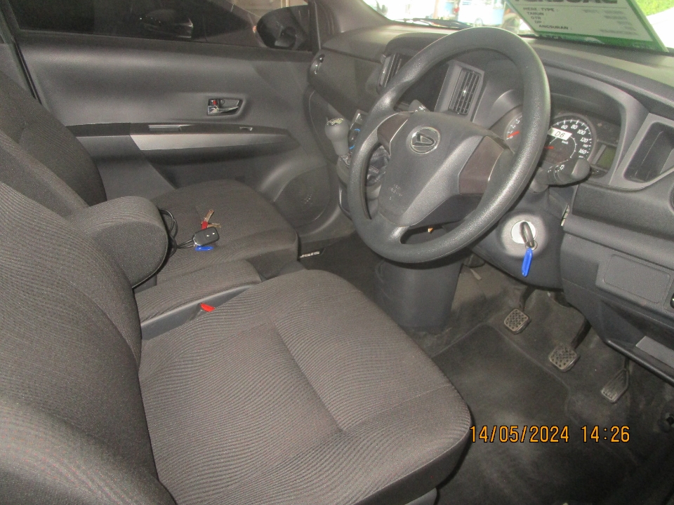 Foto Mobil Bekas Kabin Depan Daihatsu Sigra 1.2 R tahun 2022