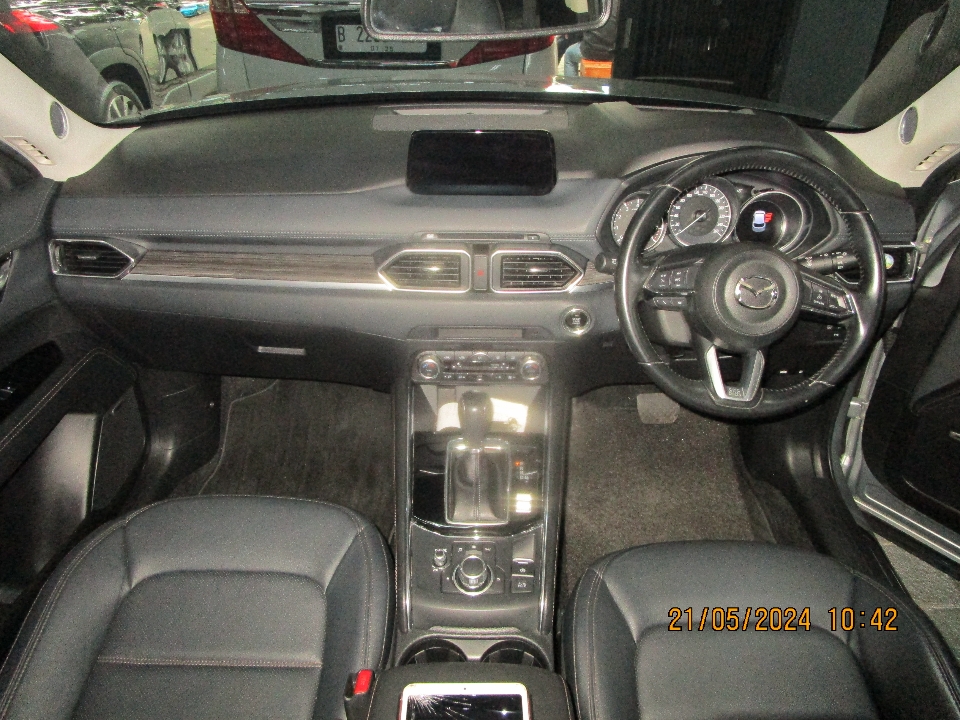 Foto Mobil Bekas Dashboard Mazda CX-5 2.5 tahun 2018