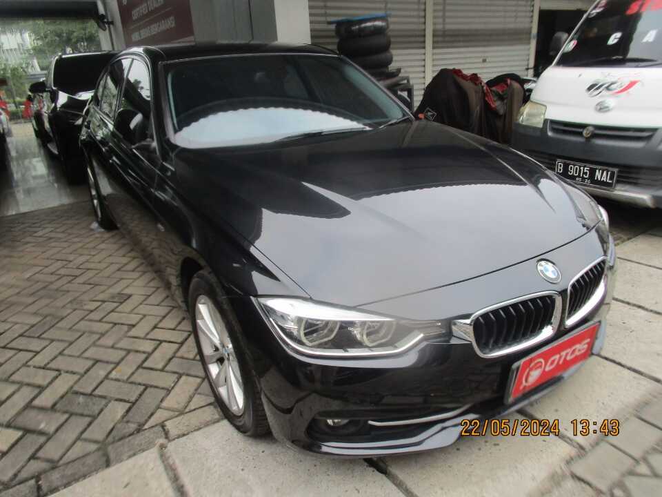 2016 BMW 320i 2.0 - Foto 1 dari 6