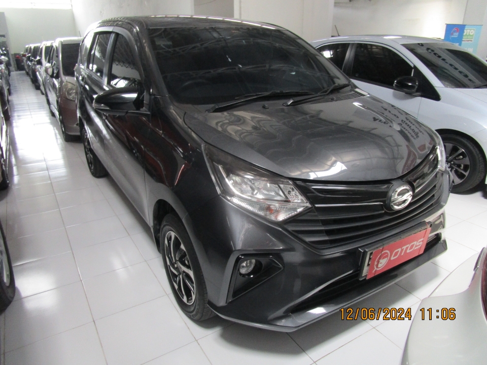 2023 Daihatsu Sigra 1.2 R - Foto 1 dari 6