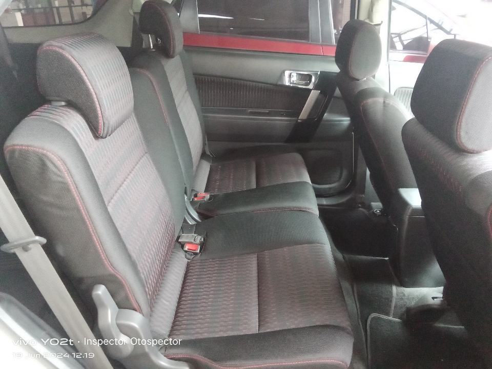 Foto Mobil Bekas Kabin Belakang Daihatsu Terios 1.5 R tahun 2017