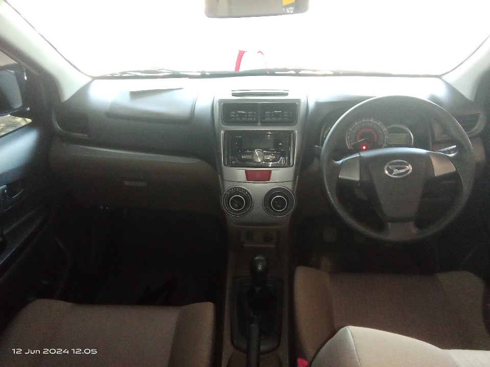Foto Mobil Bekas Dashboard Daihatsu Xenia 1.3 X tahun 2016