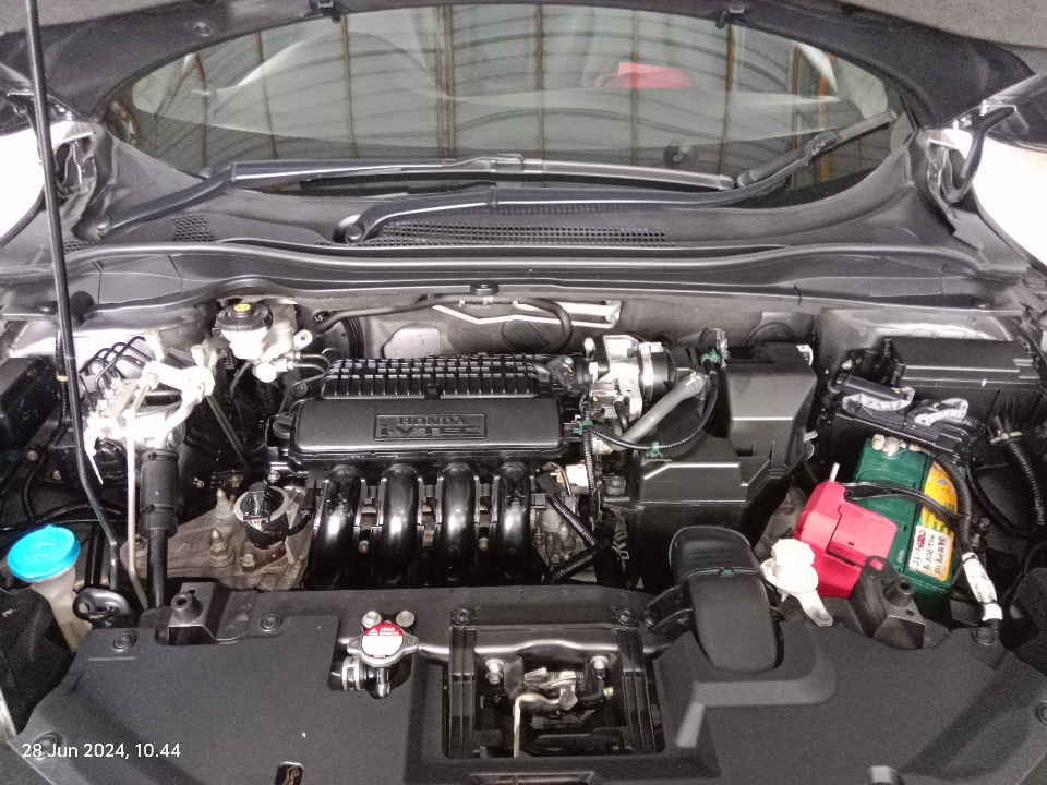 Foto Mobil Bekas Mesin Honda HR-V 1.5 E tahun 2019