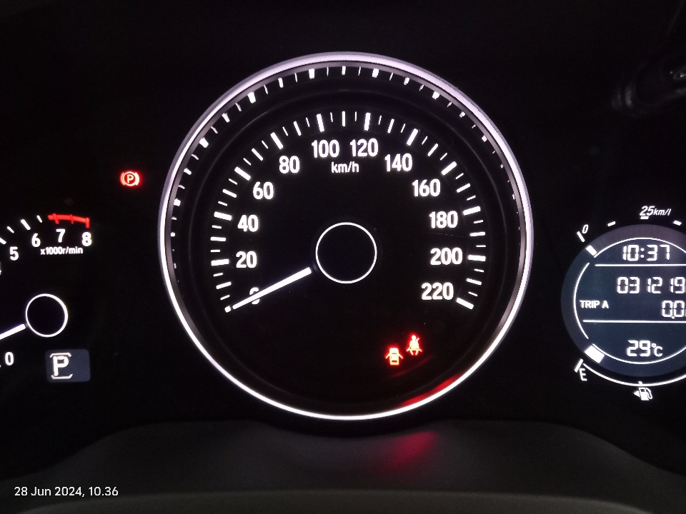 Foto Mobil Bekas Odometer Honda HR-V 1.5 E tahun 2019