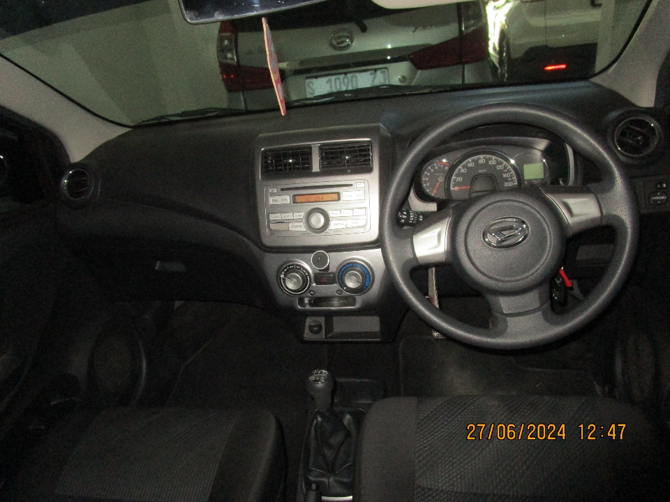 Foto Mobil Bekas Dashboard Daihatsu Ayla 1.0 X tahun 2022