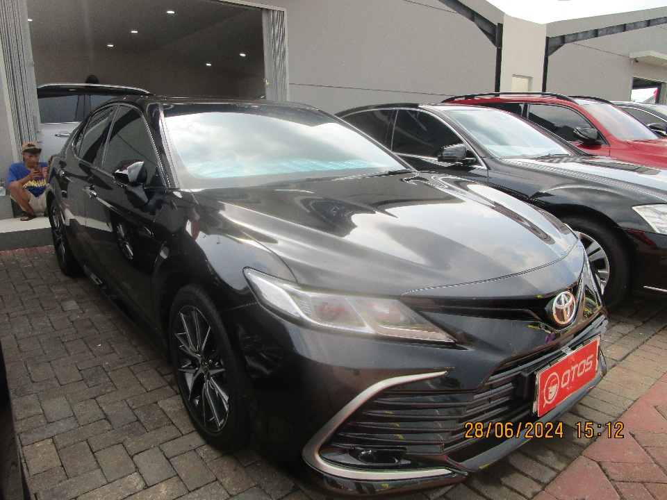 2022 Toyota Camry 2.5 V - Foto 1 dari 6