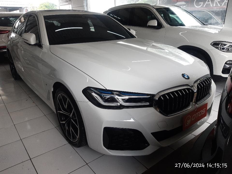 2021 BMW 520i 2.0 - Foto 1 dari 6