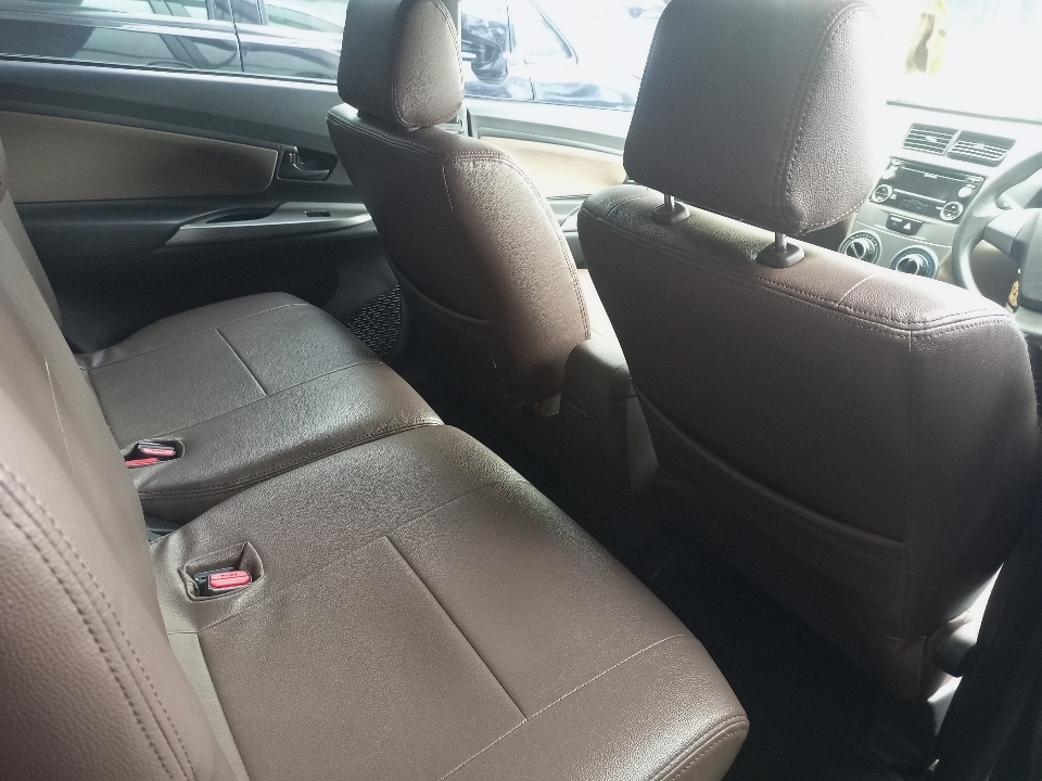 Foto Mobil Bekas Kabin Belakang Toyota Avanza 1.3 G tahun 2015