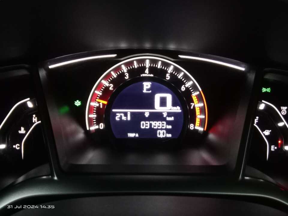Foto Mobil Bekas Odometer Honda Civic 1.5 Turbo tahun 2020