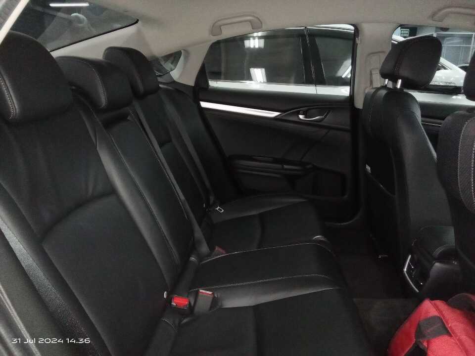 Foto Mobil Bekas Kabin Belakang Honda Civic 1.5 Turbo tahun 2020