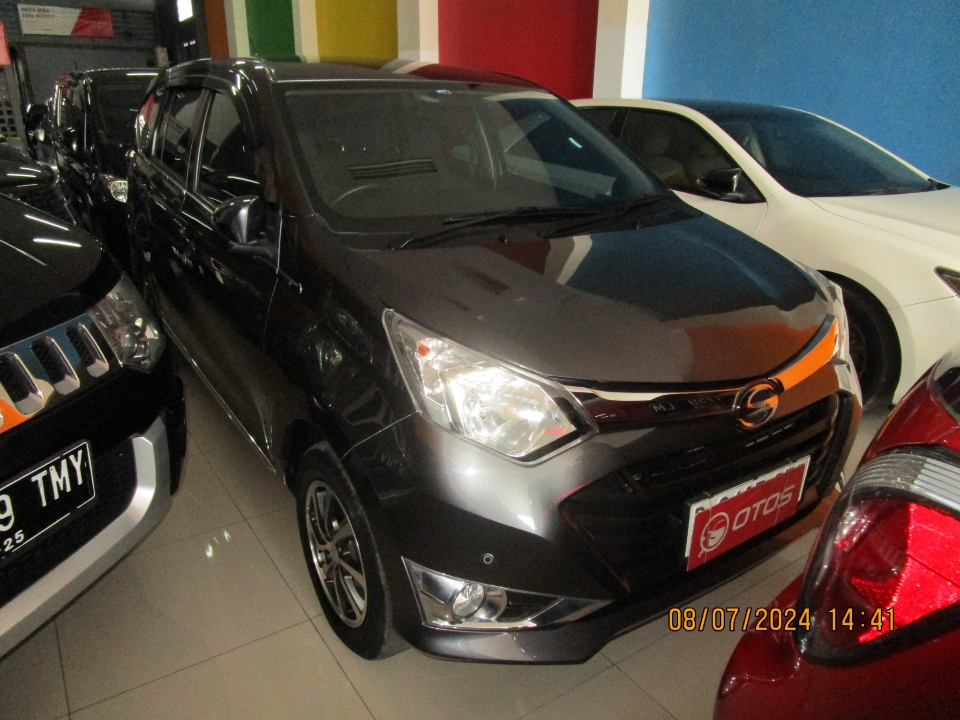 2017 Daihatsu Sigra 1.2 R - Foto 1 dari 6