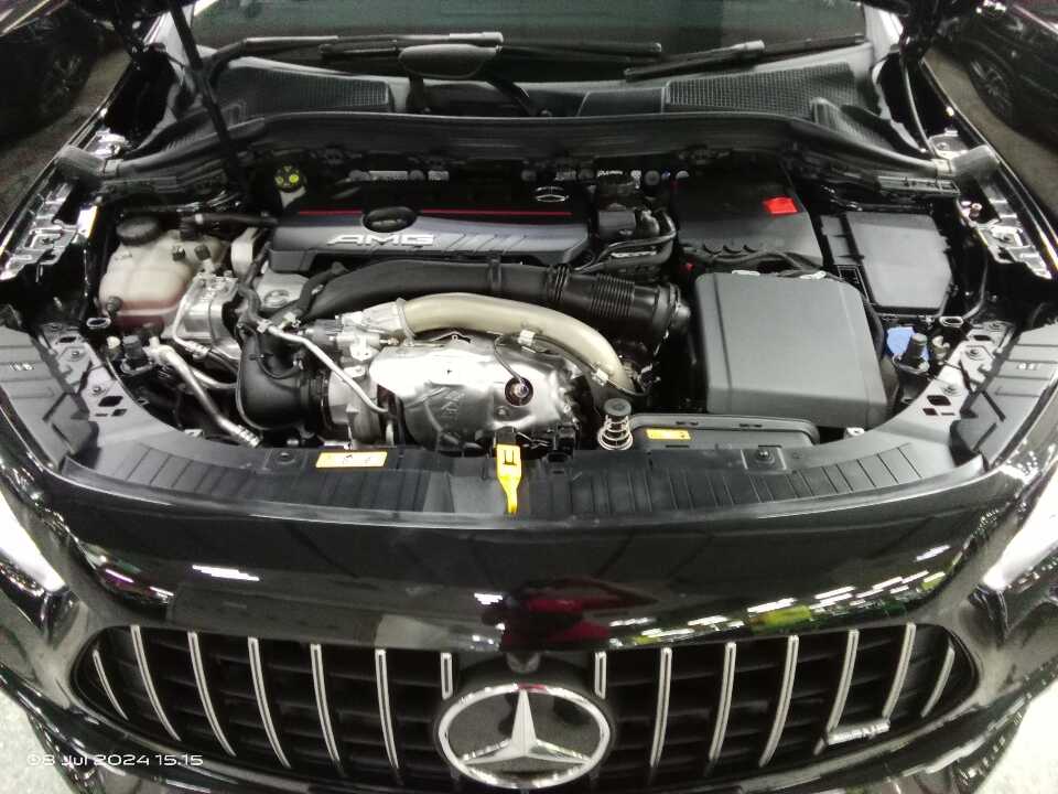 Foto Mobil Bekas Mesin Mercedes-Benz GLA35 AMG 2.0 tahun 2022