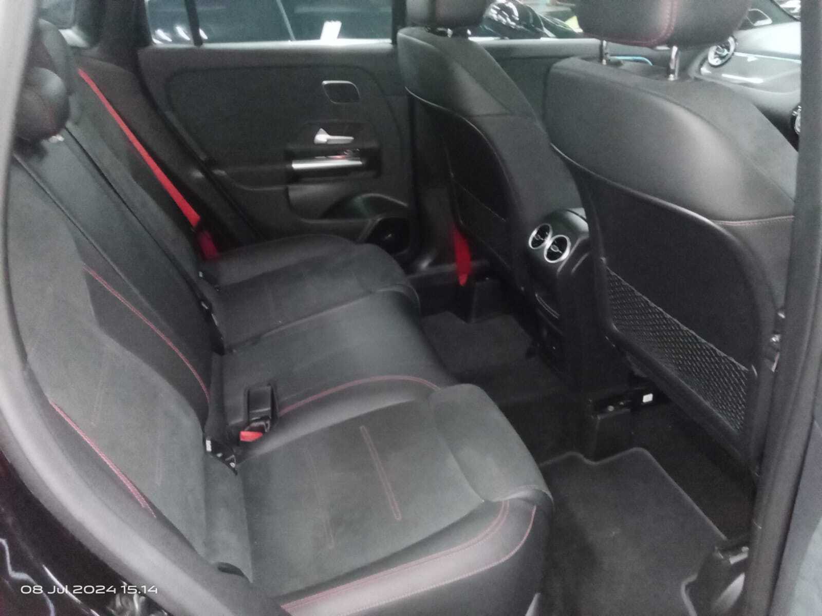 Foto Mobil Bekas Kabin Belakang Mercedes-Benz GLA35 AMG 2.0 tahun 2022
