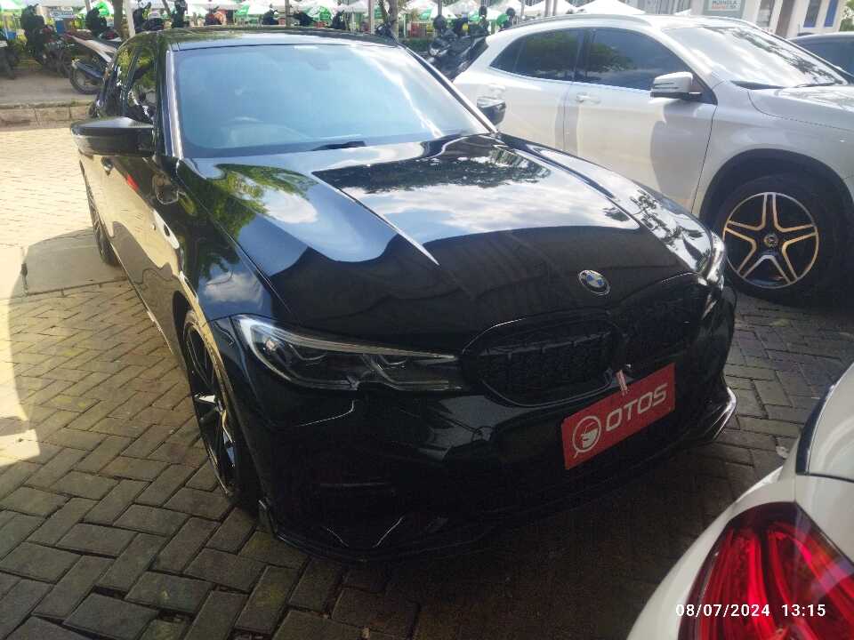 2021 BMW 330i 2.0 - Foto 1 dari 6