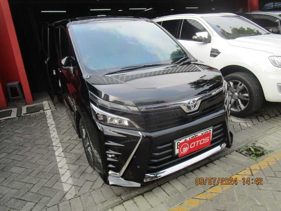 2018 Toyota Voxy 2.0 - Foto 1 dari 6