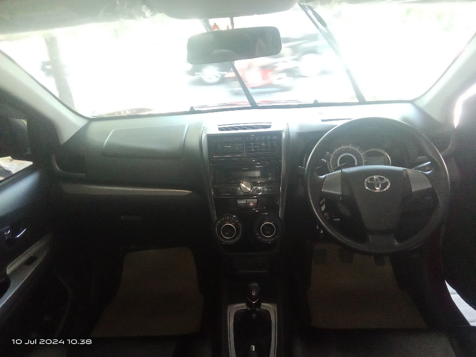 Foto Mobil Bekas Dashboard Toyota Avanza 1.3 Veloz tahun 2016