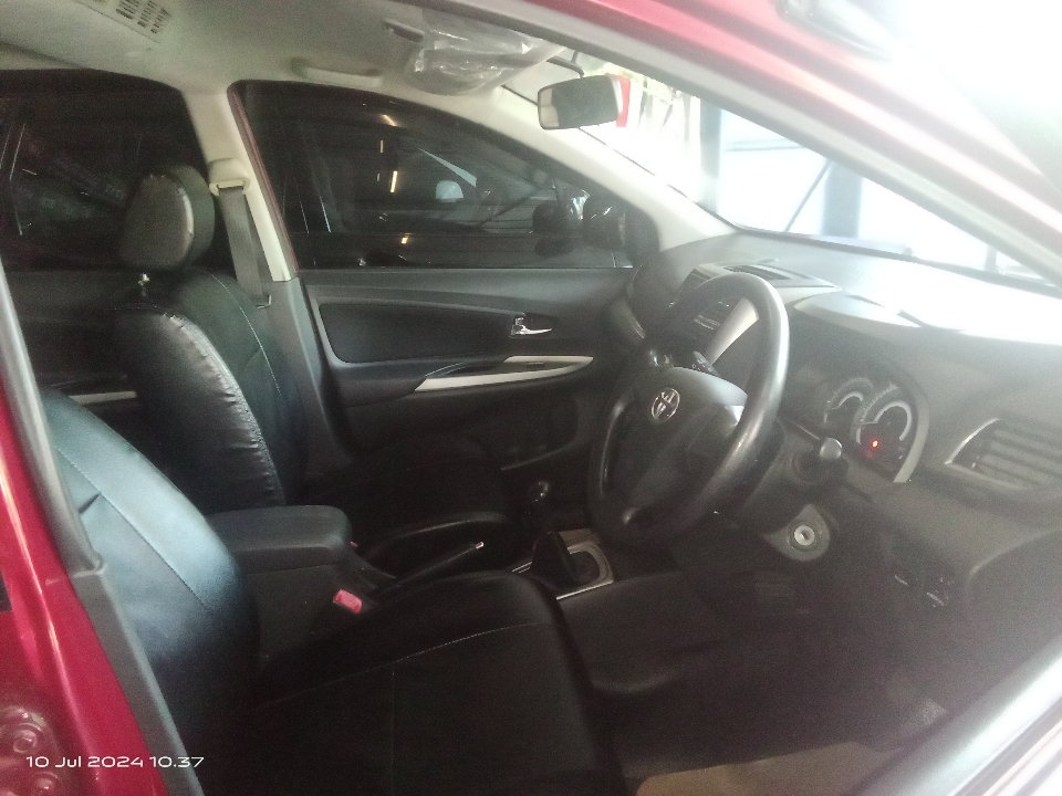Foto Mobil Bekas Kabin Depan Toyota Avanza 1.3 Veloz tahun 2016