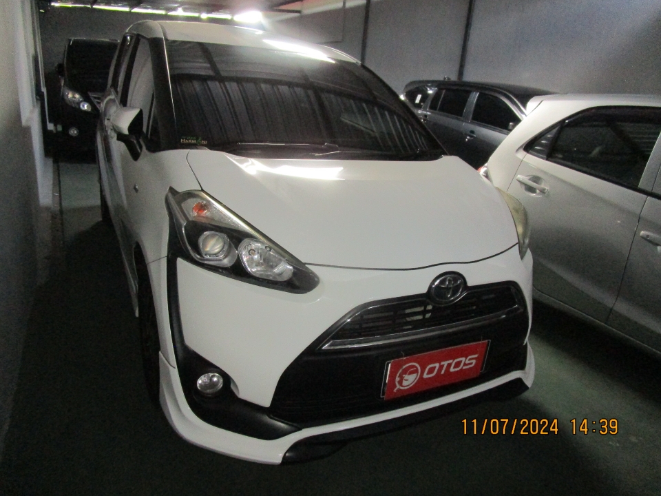 2017 Toyota Sienta 1.5 V - Foto 1 dari 6