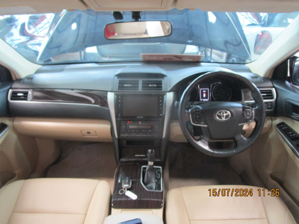 Foto Mobil Bekas Dashboard Toyota Camry 2.5 V tahun 2018
