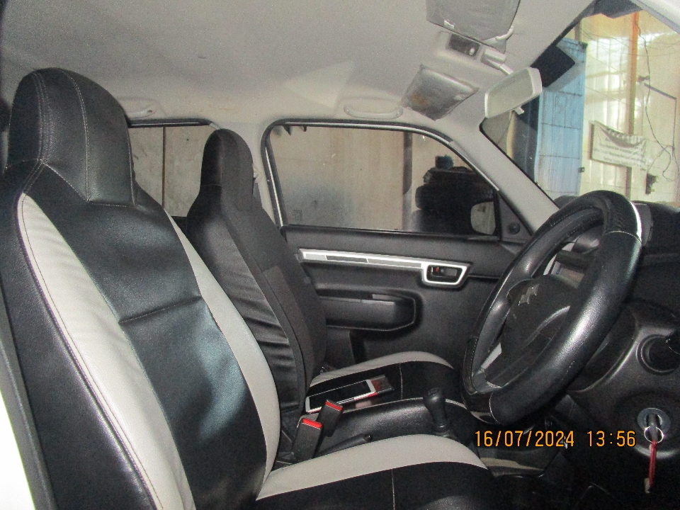 Foto Mobil Bekas Kabin Depan Suzuki S-Presso 1.0 MT tahun 2022