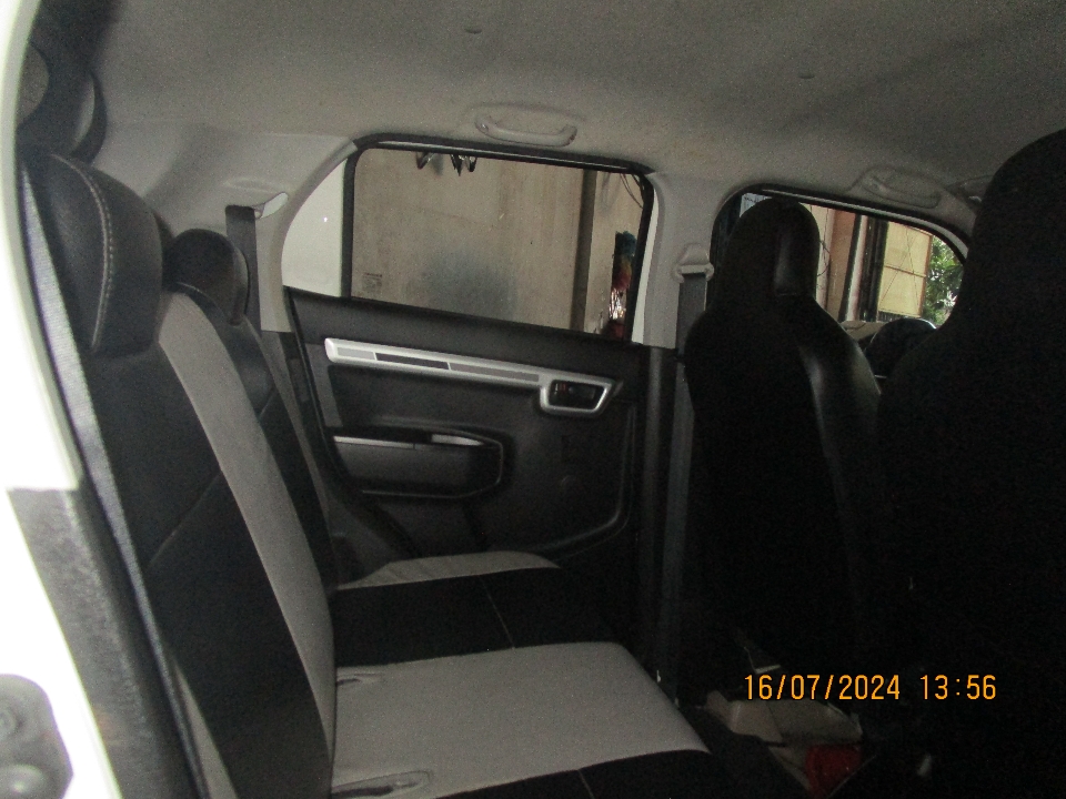 Foto Mobil Bekas Kabin Belakang Suzuki S-Presso 1.0 MT tahun 2022