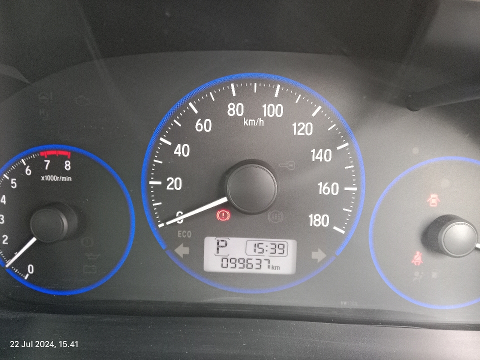 Foto Mobil Bekas Odometer Honda Mobilio 1.5 E tahun 2017