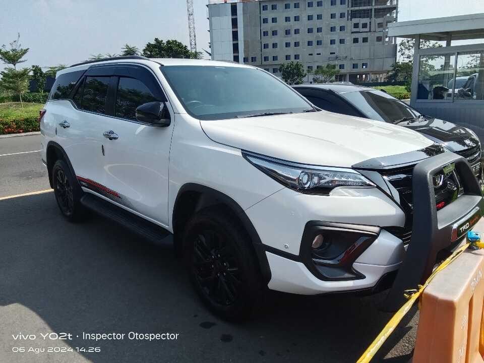 2020 Toyota Fortuner 2.4 4X2 VRZ - Foto 1 dari 6