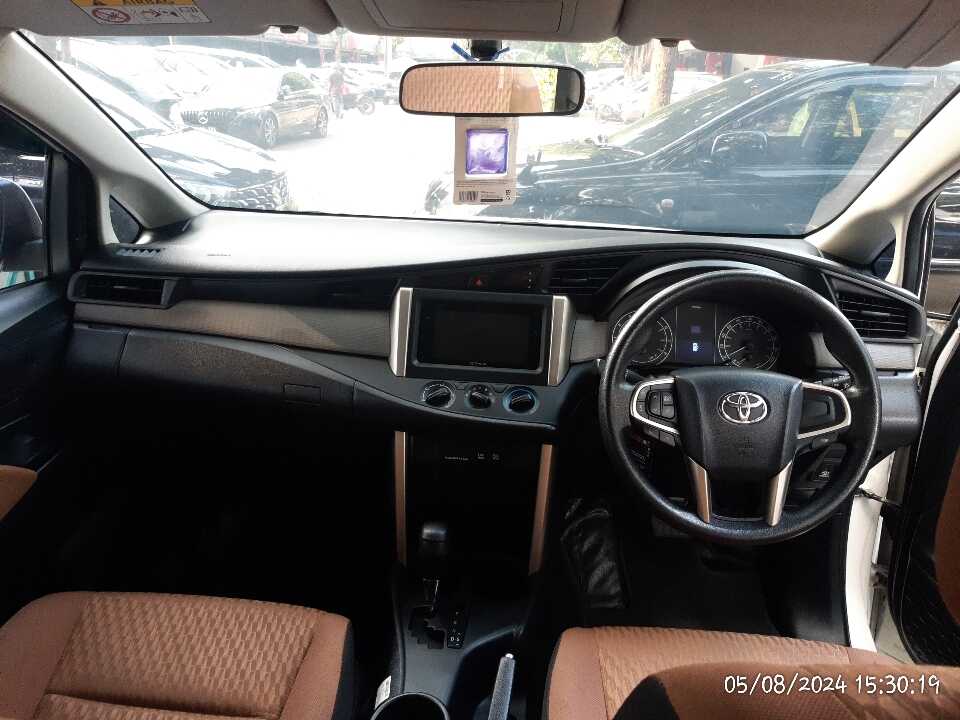 Foto Mobil Bekas Dashboard Toyota Innova 2.0 G tahun 2018