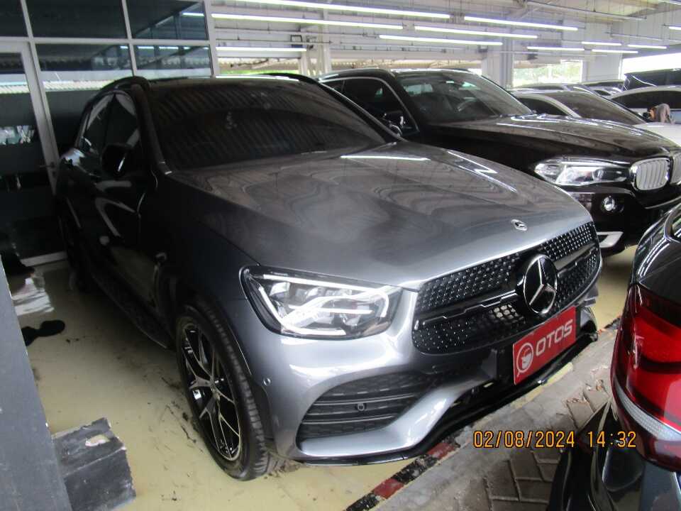 2022 Mercedes-Benz GLC200 2.0 - Foto 1 dari 6