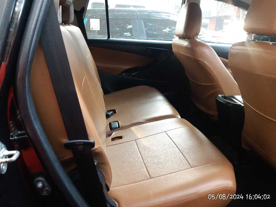 Foto Mobil Bekas Kabin Belakang Toyota Innova 2.0 G tahun 2019