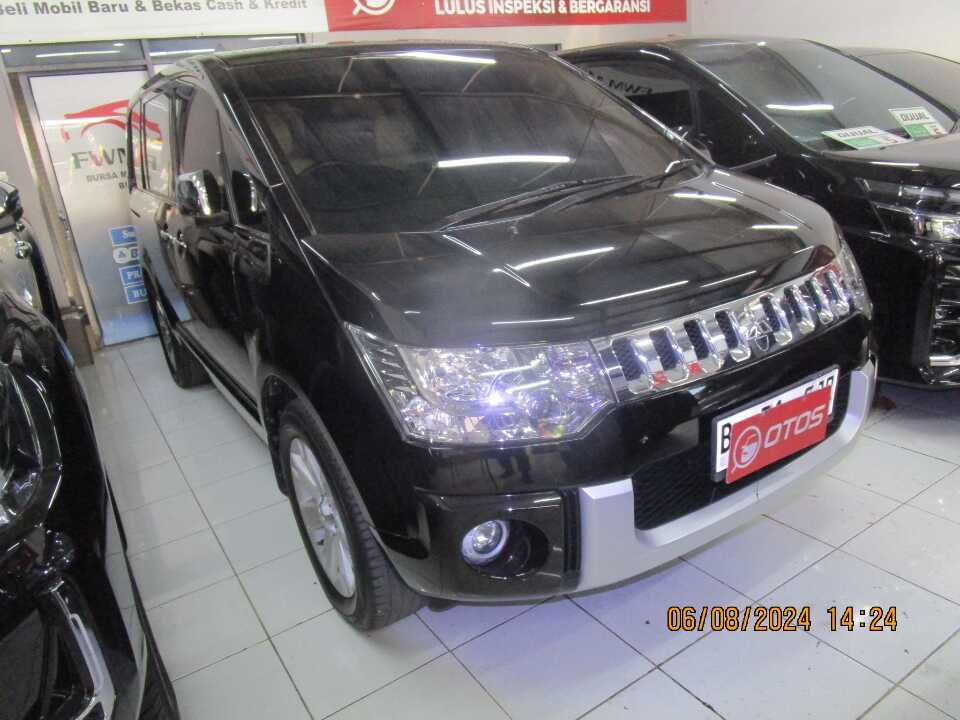 2015 Mitsubishi Delica 2.0 Royal - Foto 1 dari 6