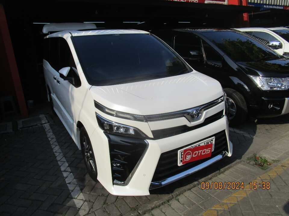 2018 Toyota Voxy 2.0 - Foto 1 dari 6