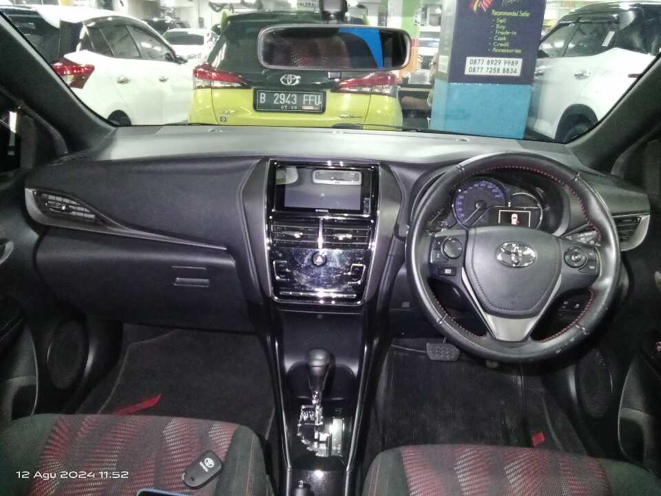Foto Mobil Bekas Dashboard Toyota Yaris 1.5 S tahun 2021