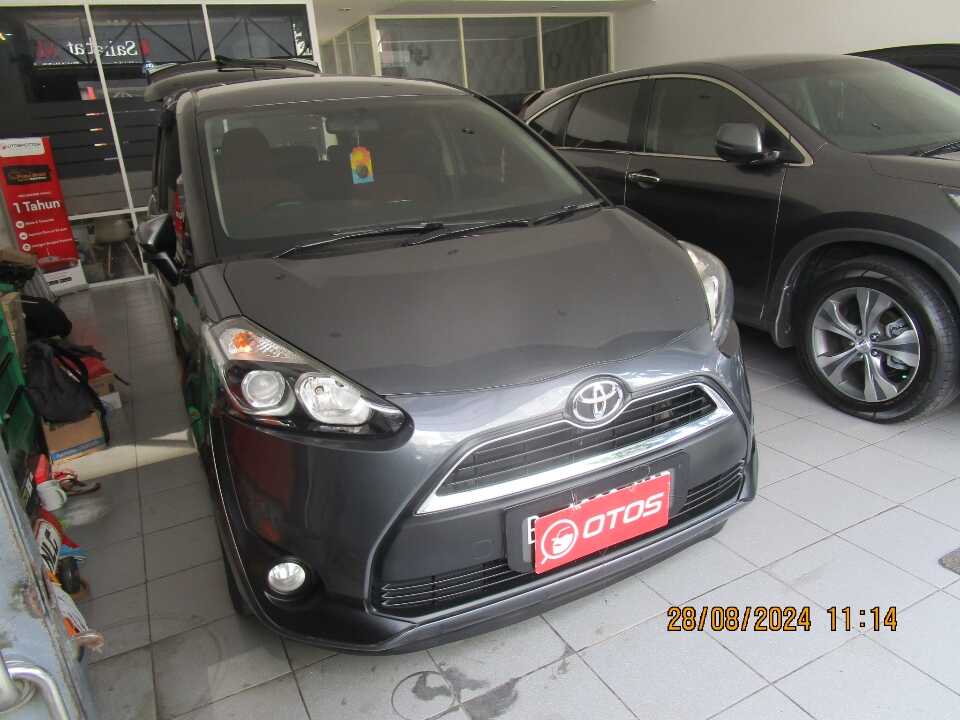 2017 Toyota Sienta 1.5 V - Foto 1 dari 6