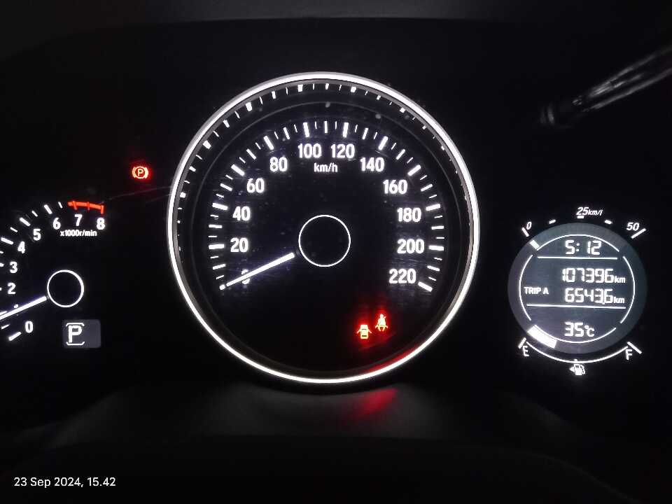 Foto Mobil Bekas Odometer Honda HR-V 1.5 E tahun 2016