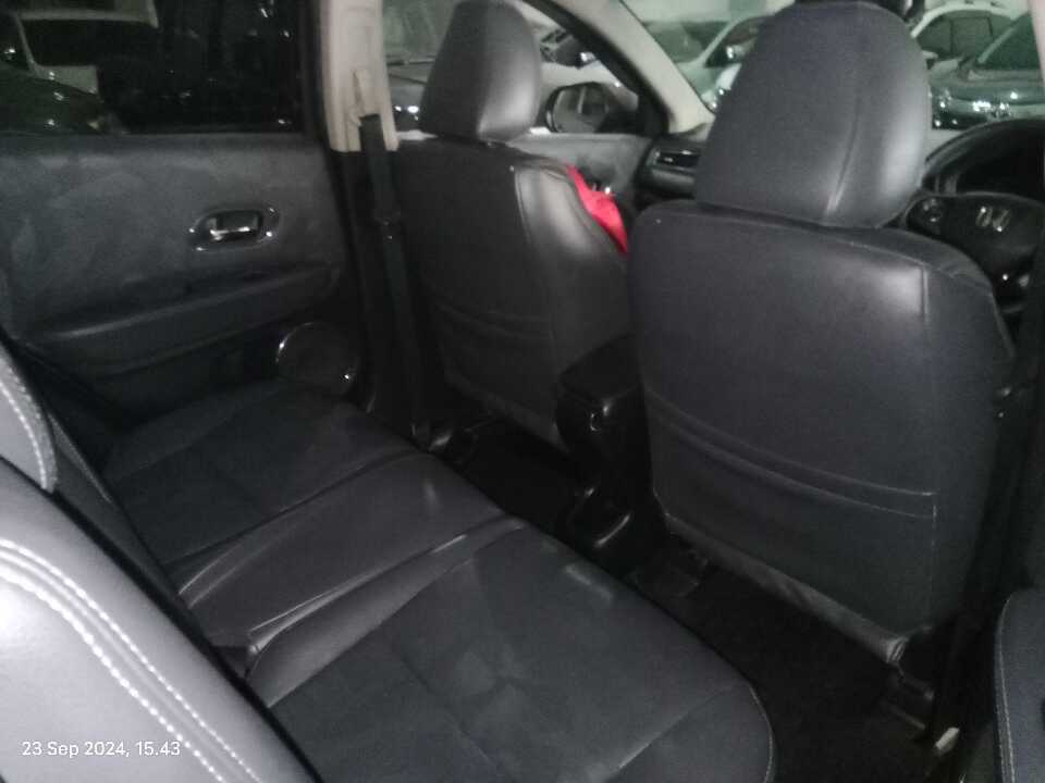 Foto Mobil Bekas Kabin Belakang Honda HR-V 1.5 E tahun 2016
